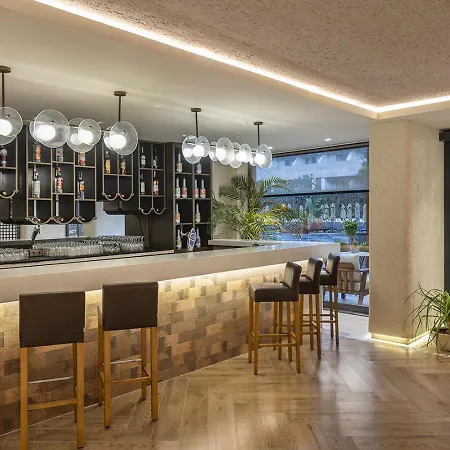 酒店 Kaia Coracesium 4*